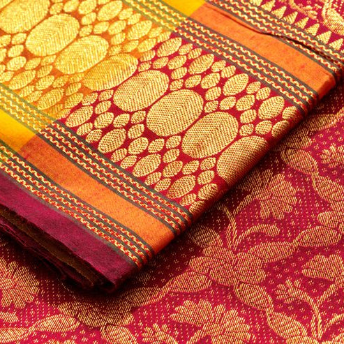 Elegant Christmas Saree Ideas Under ₹2500 That Look Designer