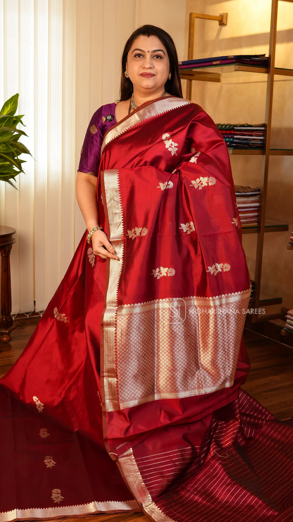 Pure Banarasi Silk With Floral Zari Weaving Concept