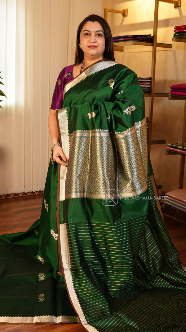 Pure Banarasi Silk With Floral Zari Weaving Concept