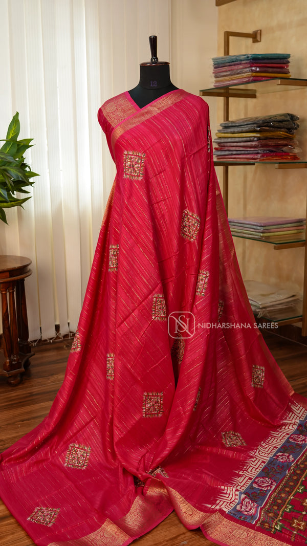 Semi Dola With Zari Lines And Zari Border