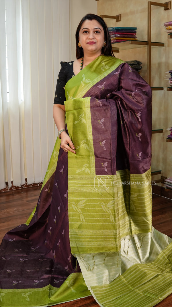 Tussar With Thread Woven Butta And Contrast Border