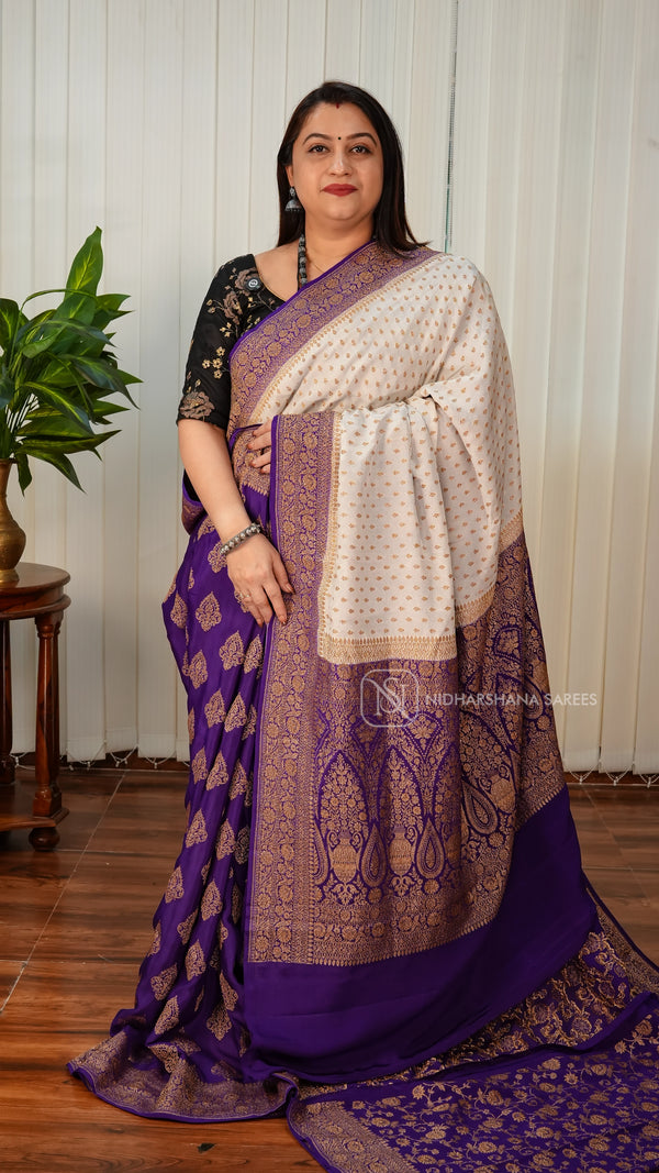Pure Crepe Banarasi With Antic Zari Butta And Contrast Border
