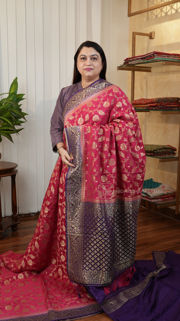 Viscose Crape Saree With Woven Concept & Zari Border