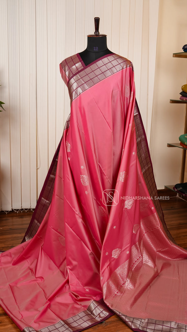 Semi Soft Silk Saree With Silver Zari Butta And Checks Border