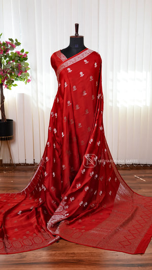 Lightweight Satin Saree with Water Zari Border and Matching Zari Pallu