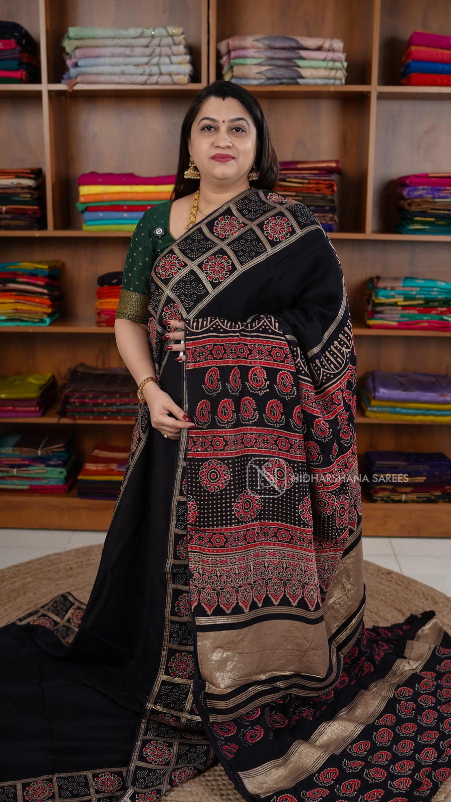 Semi Modal Silk With Elegant Square Pattern And Floral Motifs