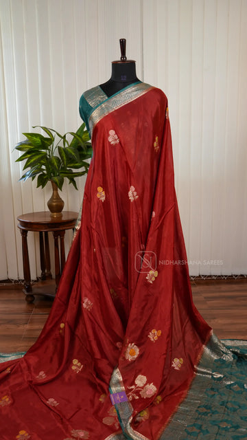 Chinon Georgette With Floral Zari Weaving And Contrast Zari Border