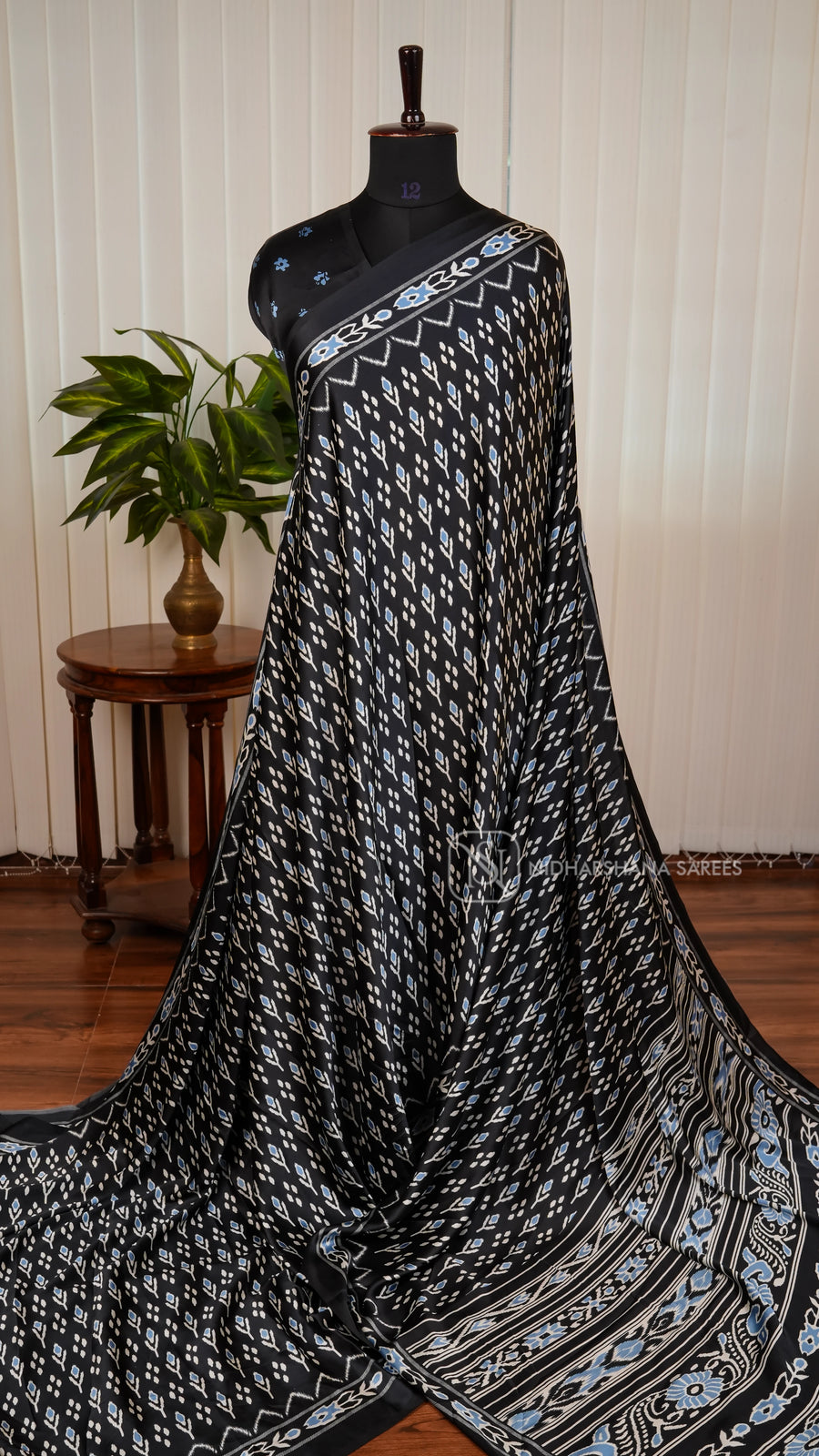 Semi Satin With Digital Print Concept