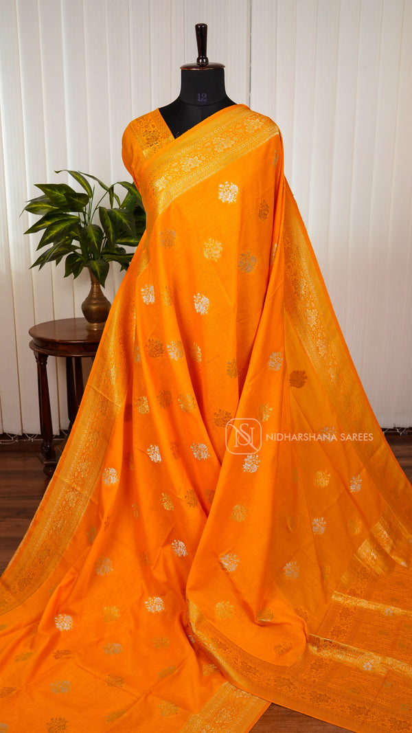 Pani Silk With Floral Zari Butta And Zari Border