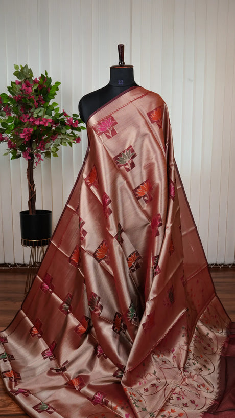 Kora Tissue Saree With Lotus Butta And Thread Weaving Concept