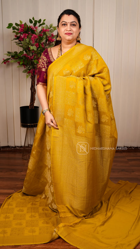 Crepe Georgette Saree With Zari Box Pattern And Peacock Motif And Zari Border