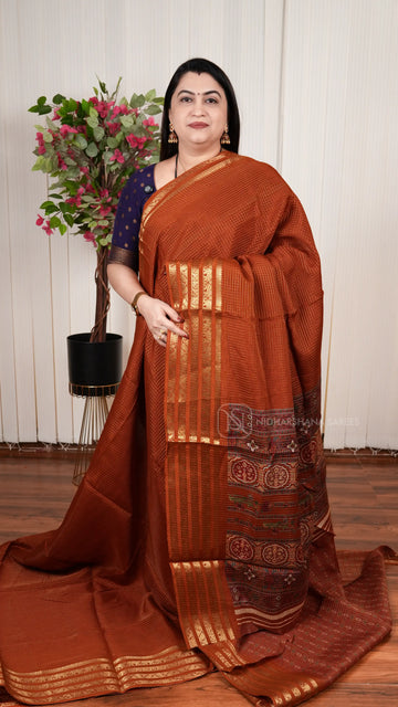 Muslin Georgette With Zari Checks And Zari Border