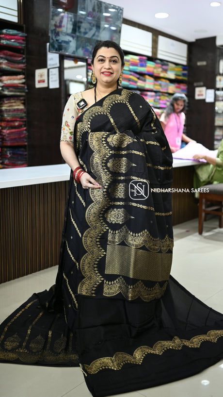 Viscose Silk Saree With Vertical Zari Lines
