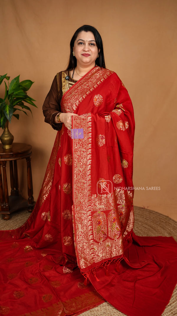 Viscose Silk With Meena Woven Butta And Meena Zari Border