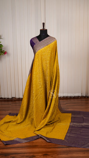 Crepe Georgette Saree With All-Over Floral Design And Elegant Zari Border Concept