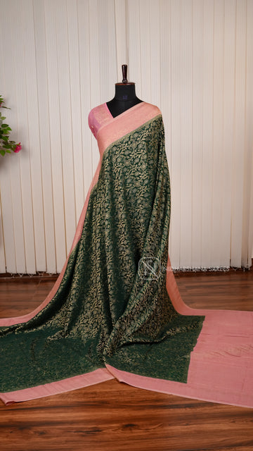 Crepe Georgette Saree With All-Over Floral Design And Elegant Zari Border Concept