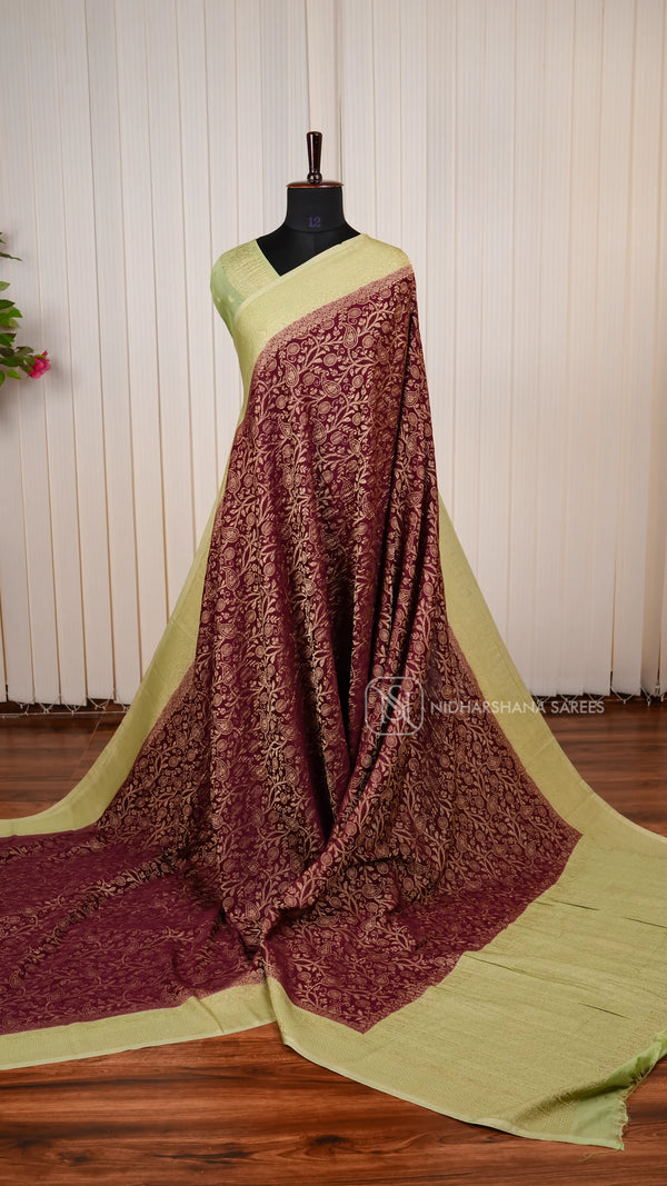 Crepe Georgette Saree With All-Over Floral Design And Elegant Zari Border Concept (Copy)