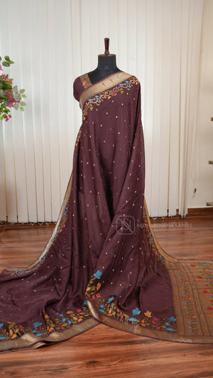Lightweight Natural Crepe Saree With Floral Design And Elegant Border