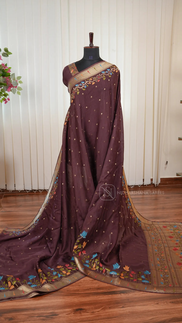 Lightweight Natural Crepe Saree With Floral Design And Elegant Border