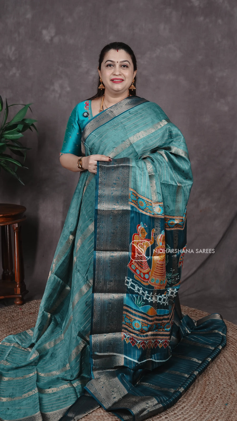Semi Dola With Zari Lines And Zari Border
