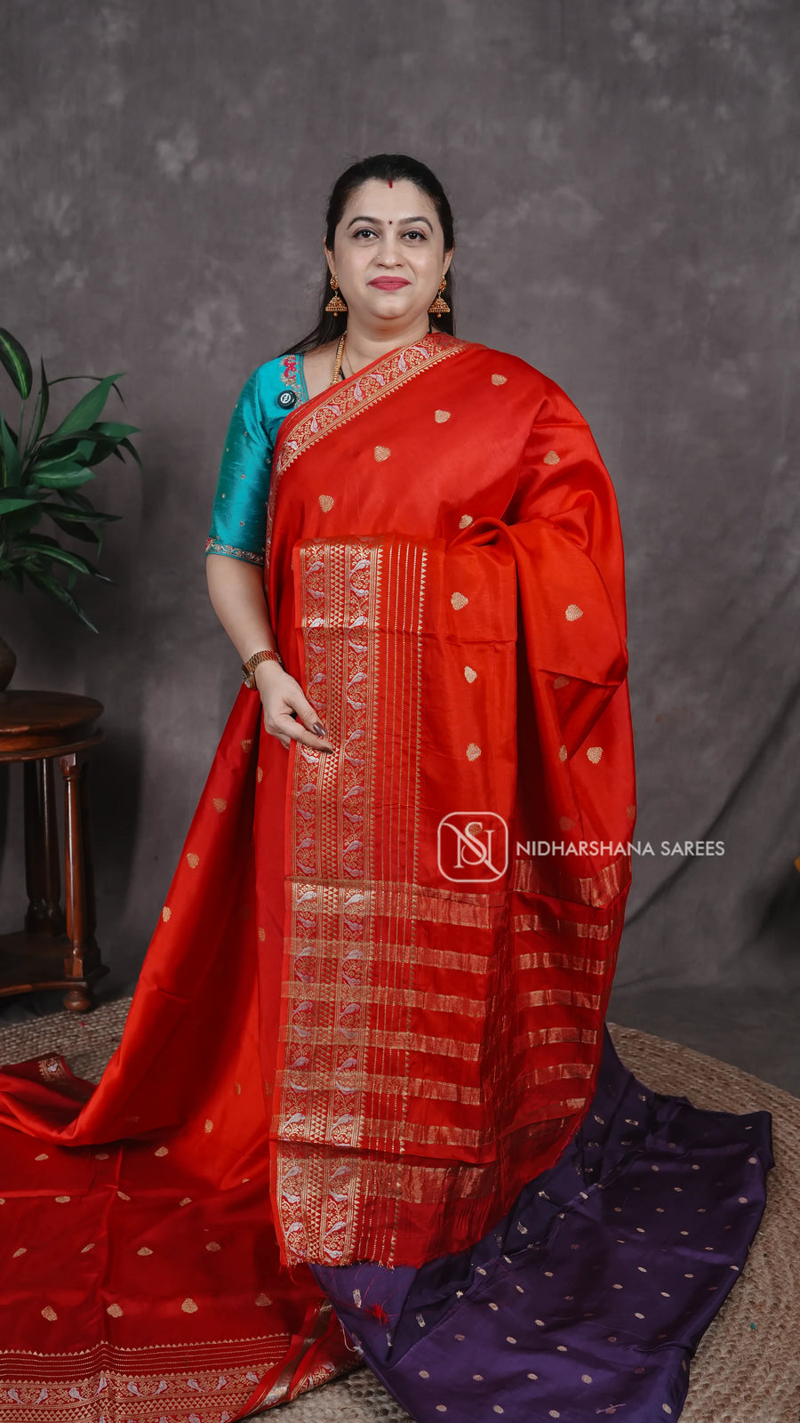 Premium Viscose Silk With Matte Zari Concept
