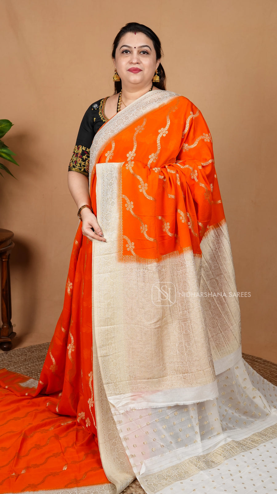 Chinon Georgette With Lehariya Zari Weaving Concept