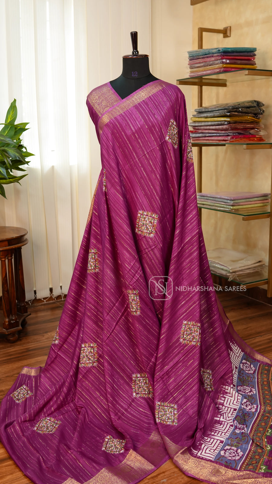 Semi Dola With Zari Lines And Zari Border