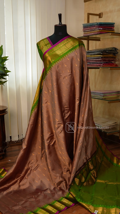 Pure Gadwal Silk With Zari Butta And Contrast Zari Border