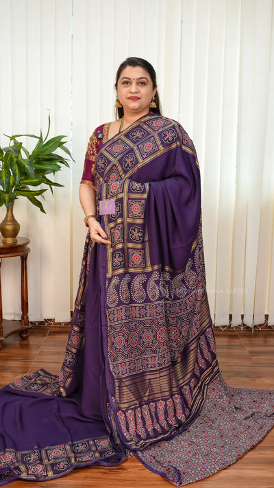 Semi Georgette With Foil Print Concept