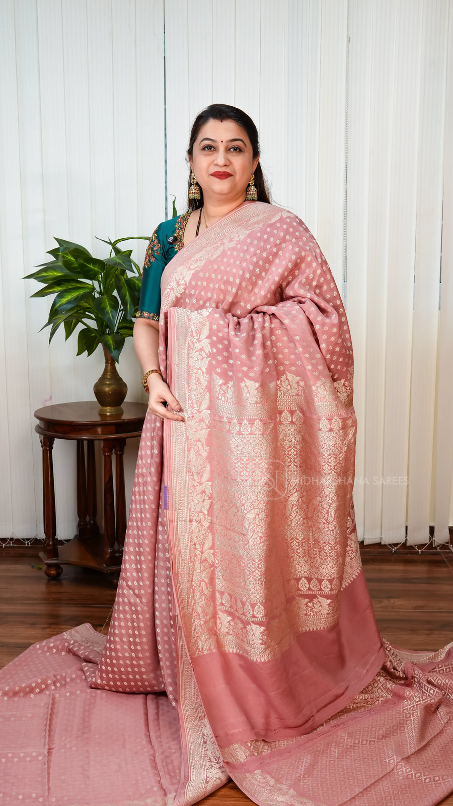 Pure Banarasi Georgette With Woven Concept