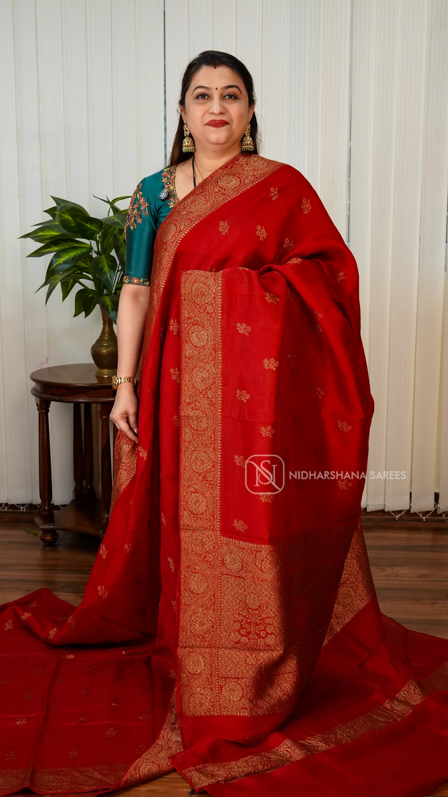Pure Raw Silk With Antic Zari Border Concept