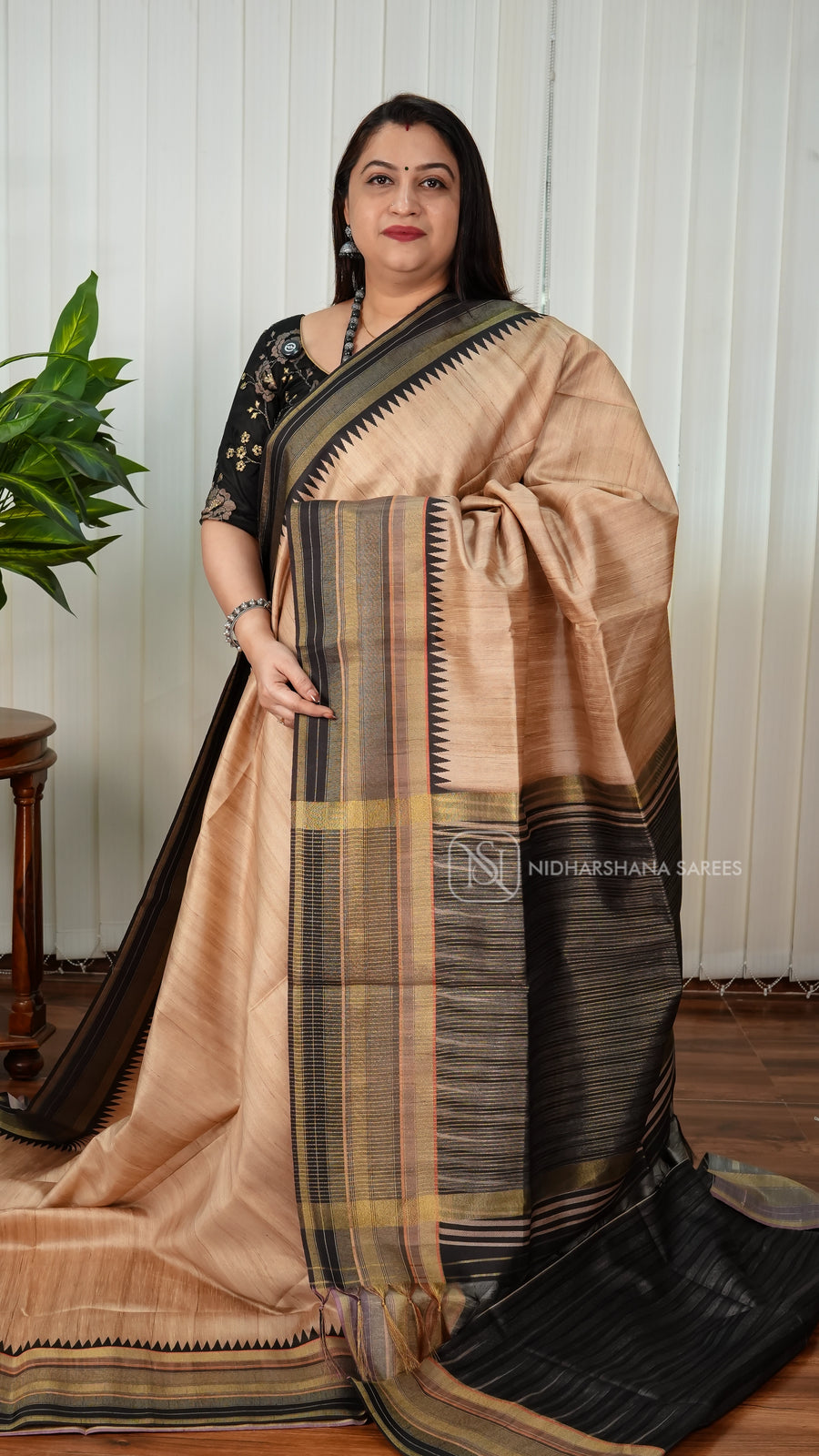 Semi Tussar Silk Saree With Contrast Border