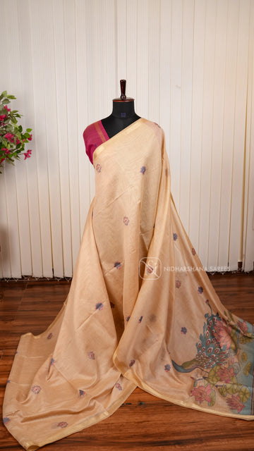 Munga Cotton Saree With Beautiful Woven Thread Detailing