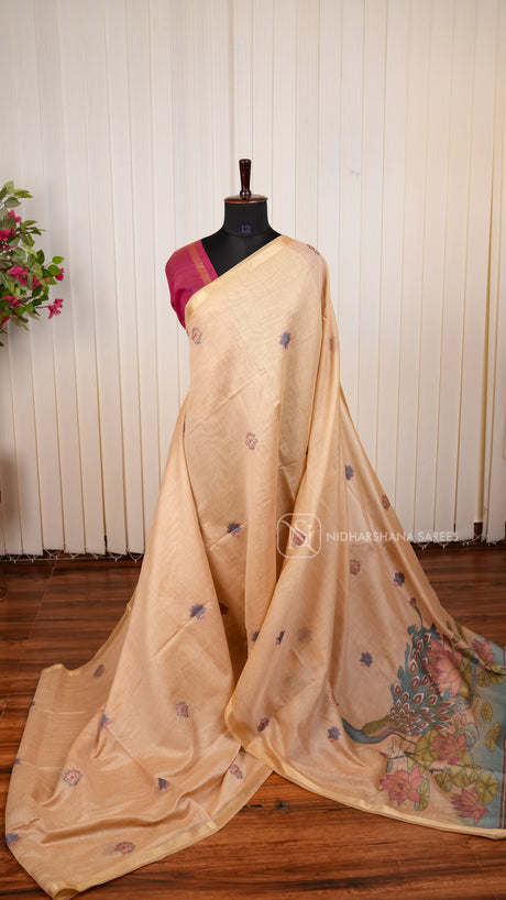 Munga Cotton Saree With Beautiful Woven Thread Detailing
