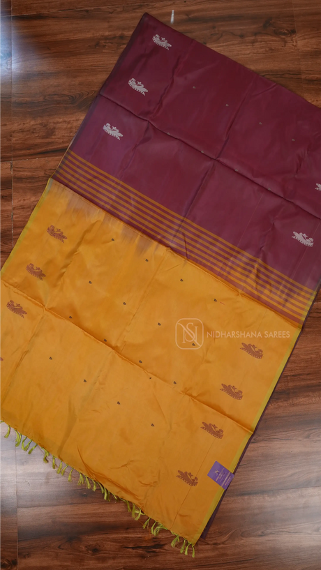 Banana Pith Saree With Thread Woven Butta And Contrast Pallu And Dual Shade Concept