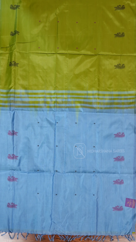 Banana Pith Saree With Thread Woven Butta And Contrast Pallu And Dual Shade Concept