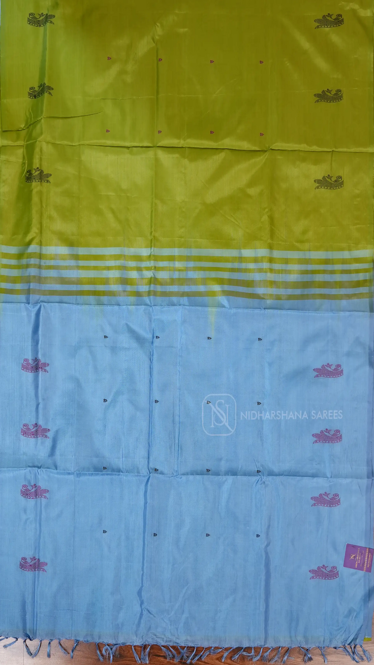Banana Pith Saree With Thread Woven Butta And Contrast Pallu And Dual Shade Concept