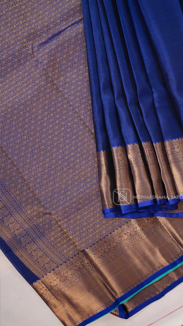 Pure Kanchipuram Silk Saree With Zari Border And Zari Weaving Pallu