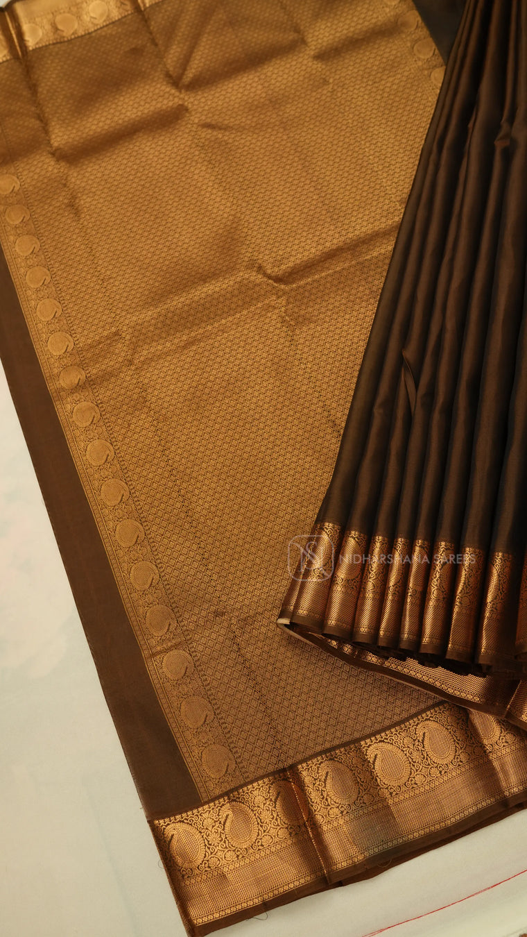 Pure Kanchipuram Silk Saree With Intricate Zari Border Design