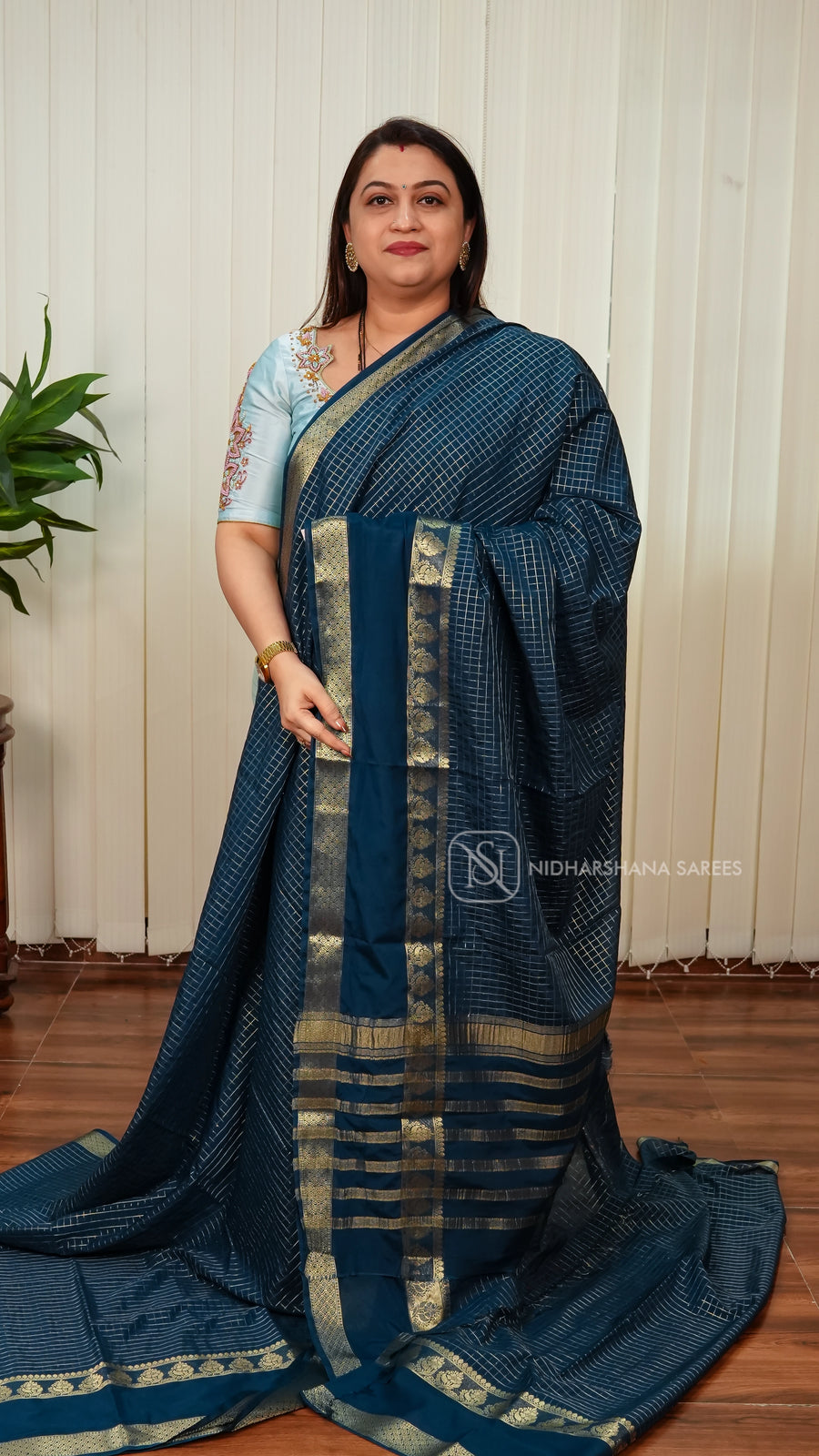 Semi Crepe With Small Zari Check Body And Bentex Border