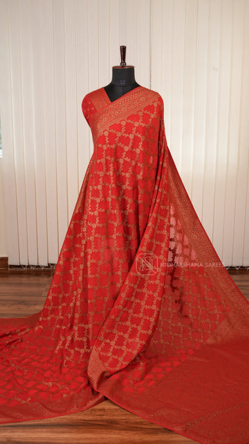 Semi Banarasi Crepe Silk Saree With Floral Antic Zari Weaving And Antic Zari Border