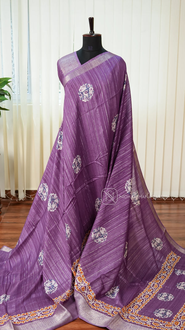 Semi Dola With Zari Lines And Zari Border