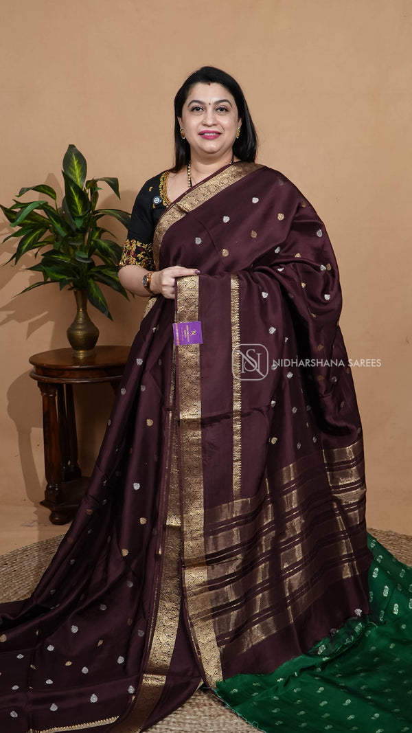 Viscose Dola With Silver And Gold Zari Butta
