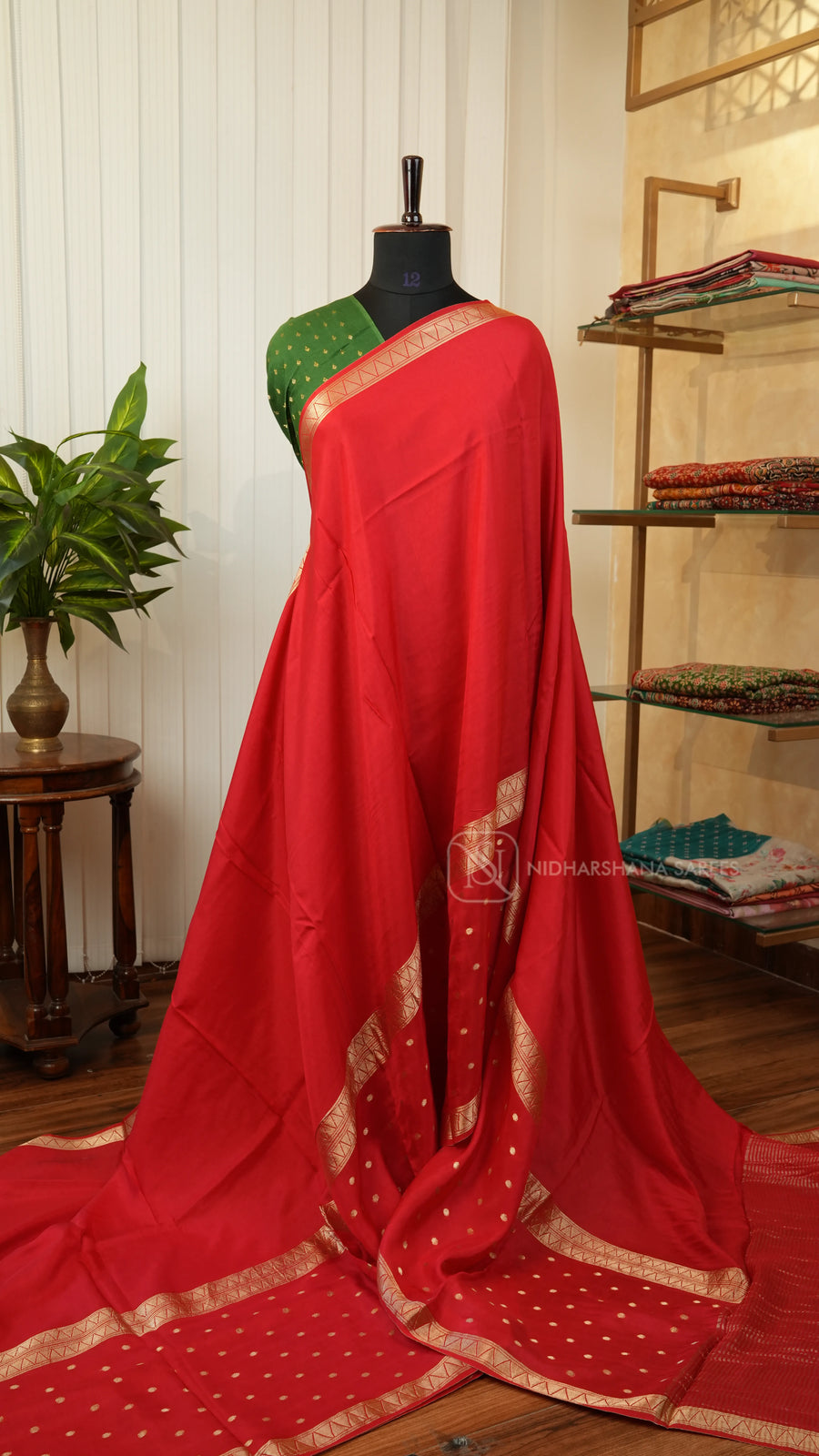 Viscose Dola With Zari Butta & Small Border