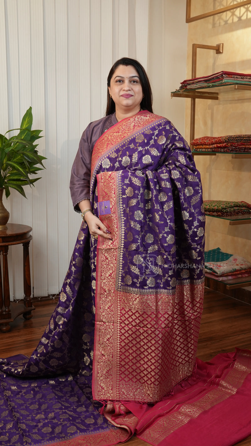 Viscose Crape Saree With Woven Concept & Zari Border