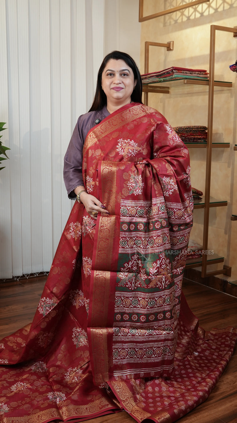 Dola Saree With Criss Cross Woven Zari Concept