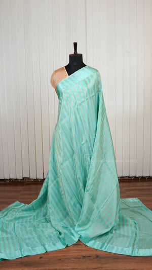 Pure Viscose Crepe Saree With Contrast Satin Zari Border And Elegant Pallu (Copy)