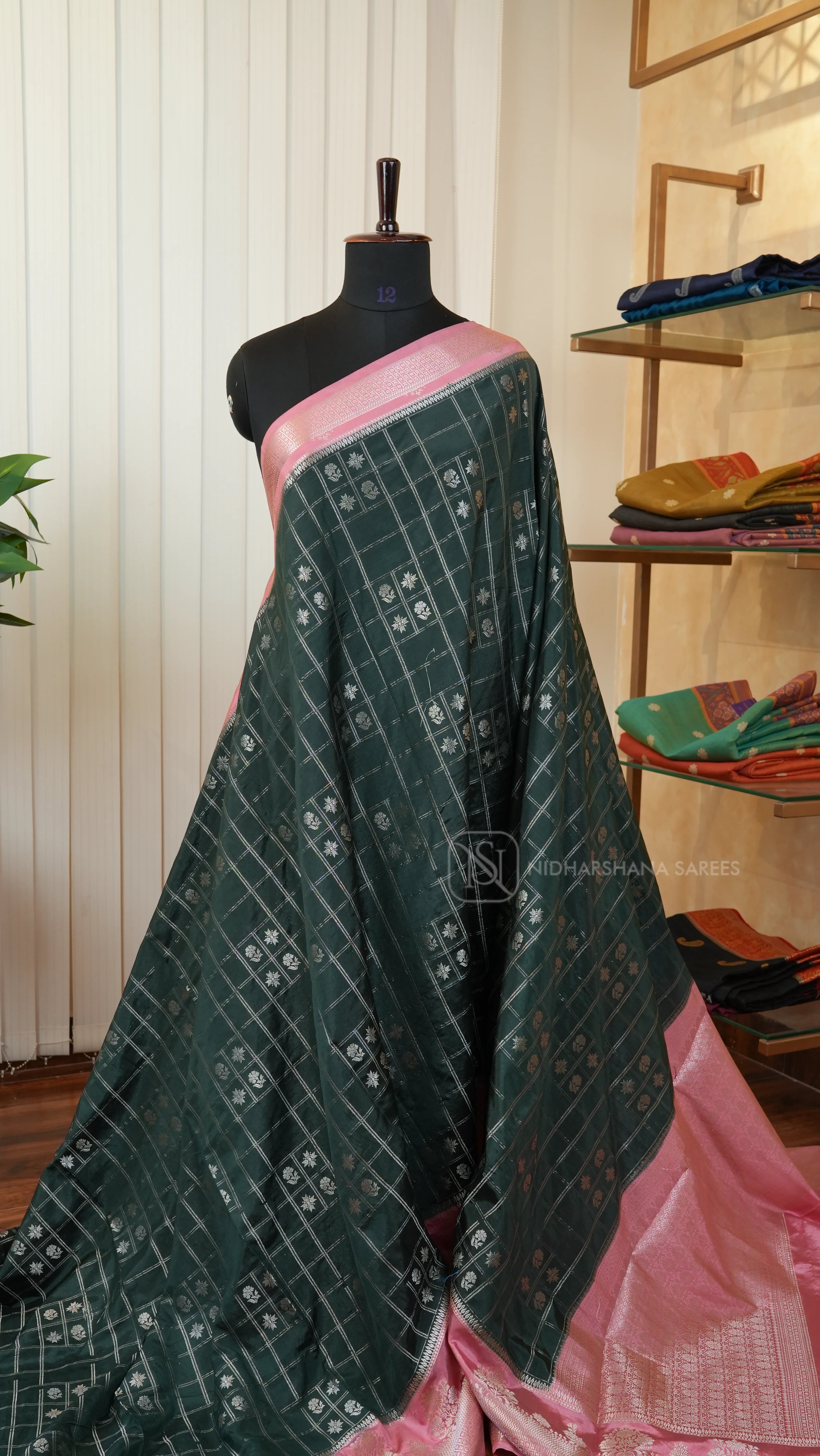 Premium Crepe With Zari Checks And Contrast Zari Border