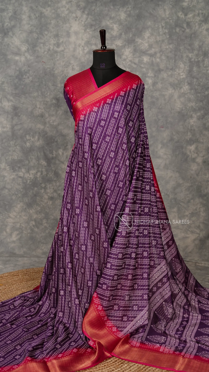 Semi Dola With Zari Lines And Zari Border