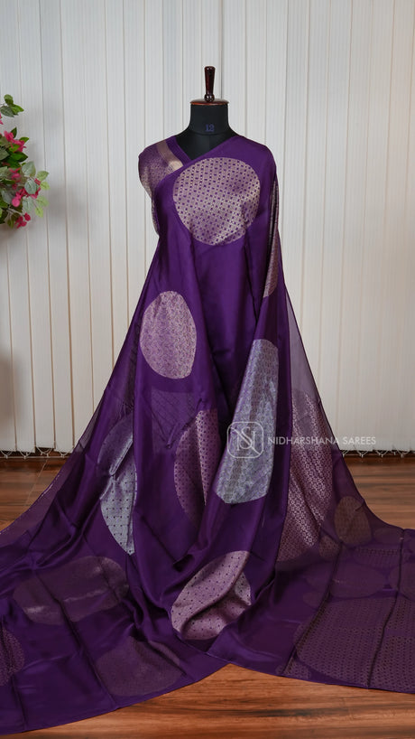 Premium Lightweight Blended Crepe Viscose Saree with All-Over Zari Design Concept